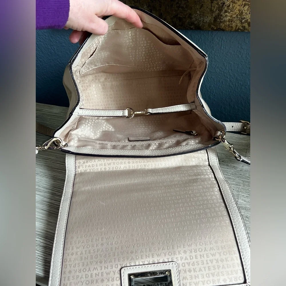♠️Kate Spade♠️ Light Beige Leather Crossbody Bag